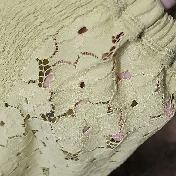 NWT DAVI & DANI Light Yellow Lace Sleeve Blouse Women Size 3XL - Picture 4 of 8